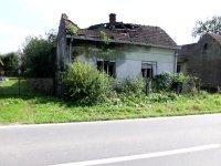 Kuća: Grubišno Polje (Veliki Zdenci), ratom oštećena, pomoćni objekti