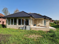 Kuća: Hrvatska Dubica, 143.00 m2