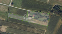 Kuća na imanju 1 km od brze ceste