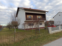 Kuća: Karlovac, 150.00 m2 + zidane gospodarske zgrade 222 m2 Orlovac
