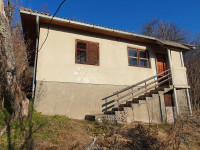 KUĆA KORENICA KVALITETNA GRADNJA  PRILIKA
