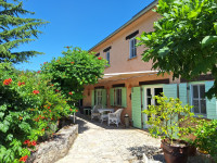 Kuća na kraju sela, 169 m2, na zemljištu od 900 m2, sa bazenom 30 m2