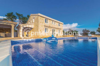 Vila: Novalja, 220.00 m2