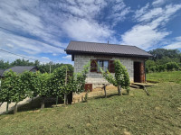 Kuća za odmor ili trajno stanovanje sa vinogradom! Škriljevec!