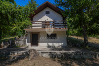 Kuća Okić 70m2 u prirodi s okućnicom