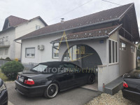 Kuća: Petrinja, 126.00 m2