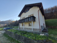 KUĆA SA POMOĆNIM OBJEKTOM-HUM NA SUTLI