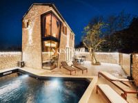 Moderna nova kuća u mediteranskom stilu s bazenom, Privlaka