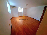 Kuća, Prodaja, Kaštel Novi, 200m2, U nizu