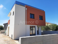 Kuća Prodaja Zaton 208 m2