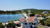 Kuća prvi red do mora – 4 apartmana, 10 metara od plaže