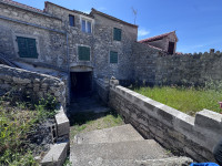 Kuća: Prvić Šepurine, 99.17 m2 + vrt 42m2