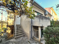 Kuća za renovaciju s okućnicom; Kman, Split, 120.00 m2