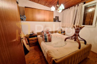 Kuća za renovaciju s tri jedinice i dvorištem - centar Splita