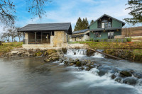 Karlovac, prekrasan Ranč  na 6000 m2 na Slapu , dvije Kuće, i objekt s