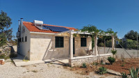 Kuća u Škripu na Braču – 68 m² s parcelom od 3.000 m²