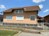 Kuća: Slatina, 250.00 m2