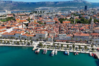 Kuća: Split, 300.00 m2