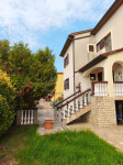 Kuća stambeno-poslovne namjene s pogledom na more