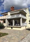KUĆA SA TRI STANA 300m OD MORA!!