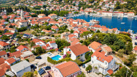 Kuća s tri stana, predivan pogled, garaža – Jelsa, Hvar