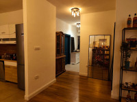 Komforan "open space" stan, 81m2, oko kilometar od mora.