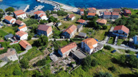 Kuća s velikim potencijalom – 2. red uz more