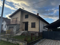 Samostojeća prostrana kuća, idealna za obitelj