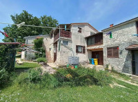 Kuća + gra. zemljište 3.462 m2, Vodnjan - Divšići.