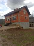 Kuća: Vojnović Brdo, 105.00 m2 + 108 m2 veže se uz potok