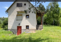 Kućica u netaknutoj prirodi u blizini Plitvičkih jezera
