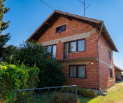 Kuršanec: stambena kuća od 284 m2 sa poslovnom zgradom od 116 m2