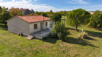 Labin, okolica, kuća s potencijalom u zelenom okruženju