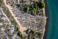 .::: Lijep maslinik uz Prokljansko jezero :::.