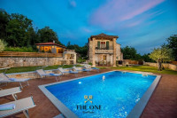 Lijepa Kamena Vila S Bazenom