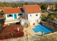 .::: Lijepa kuća sa bazenom u Dubravicama :::.