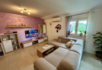 LIJEPO UREĐEN APARTMAN!