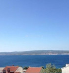 LIJEPO UREĐEN STAN SA POGLEDOM I GARAŽOM!