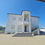 LIŽNJAN - 6 apartmana (650 m2) + BAZEN - prodaja