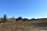 Ližnjan - građevinsko zemljište 1. red do mora!