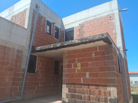 Ližnjan,Kuća 220.00 m2 sa  Dva stana sa bazenom kljuć u ruke