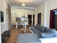 Ližnjan, trosoban stan 89 m2 u prizemlju, namješteno