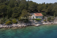 LOŠINJ, starina na osami 1. red do mora