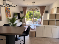 LOVRAN - CENTAR, stan od 60 m2 s okućnicom blizu mora