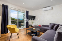 Lovran, dizajnerski stan 2s+db, terasa, pogled na more, parking