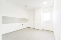 Lovran, dvosoban stan 150 m od plaže, 60 m2