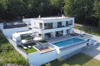 Lovran, moderna vila s panoramskim pogledom na more