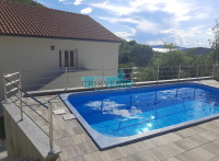 Lukovo - kuća sa 4 apartmana i bazenom