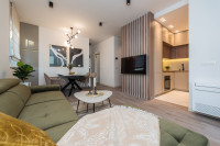 Dugoročni najam, Luksuzan penthouse, Višnjik, 2 spavaće sobe