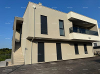 Luksuzan dvoetažni stan s pogledom na more i prostranom terasom u Zamb